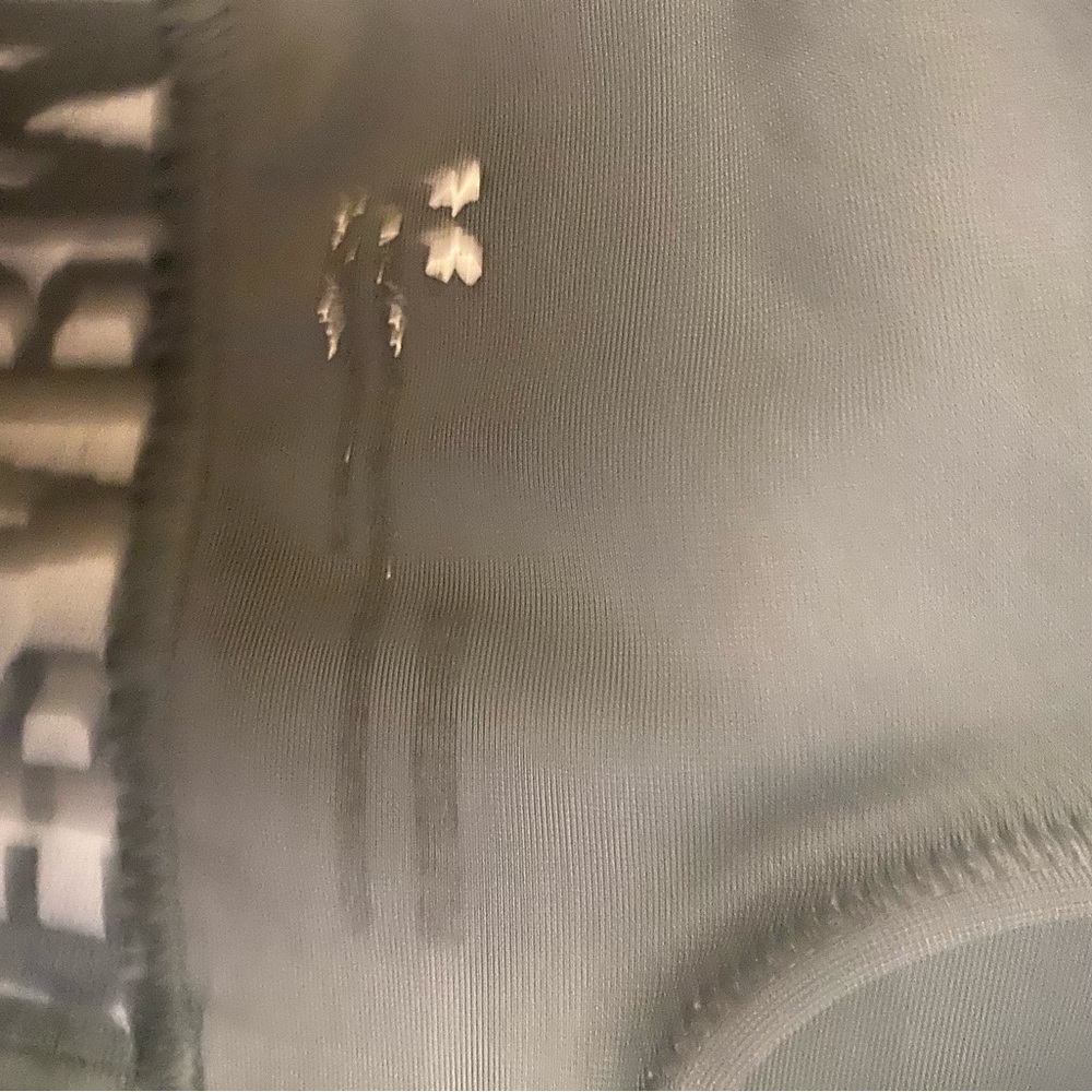Gray under armor sports bra size medium - Picture 4 of 5